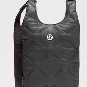 Quilty Pleasures Phone Crossbody Bag 1L, black, like new